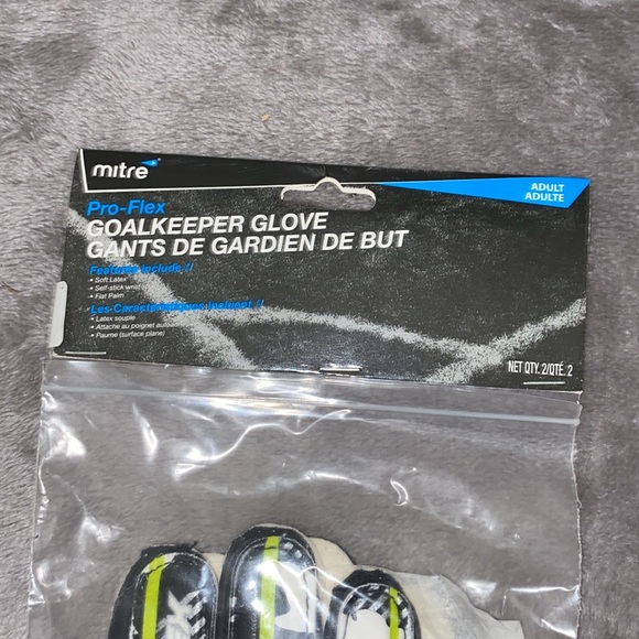 0716 Mitre Pro-Flex Adult Goalkeeper Gloves - Picture 2 of 5
